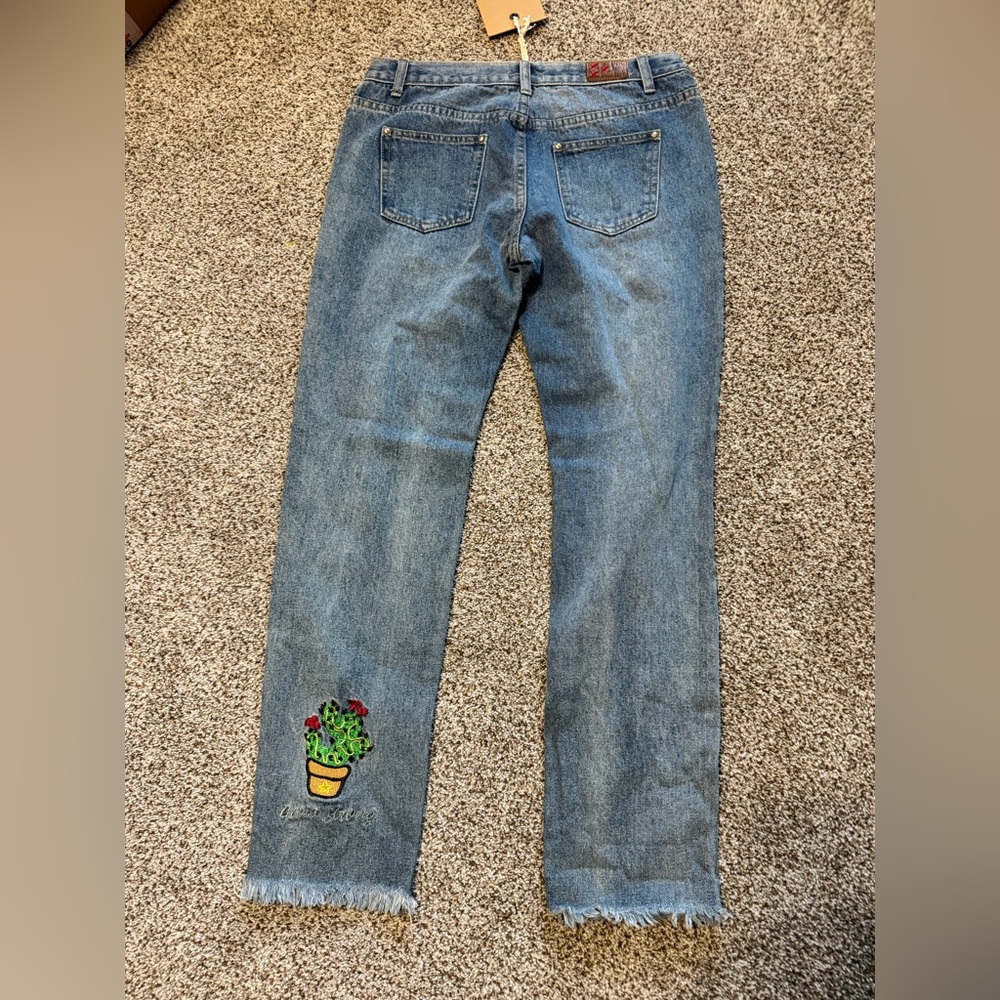🌵POL Grow Strong Blue Straight Leg Distressed Jeans